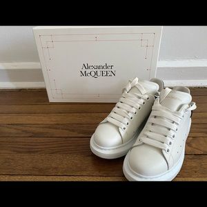 Alexander McQueen White/Black Sneakers